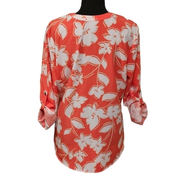 Laura Scott Coral Floral 94% polyester 6% Spandex V-neck Button Up Blouse Size M - Picture 6 of 9